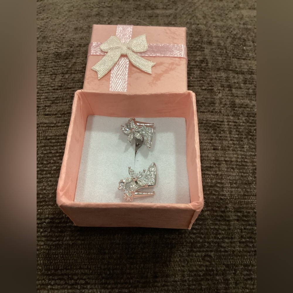925 Silver Filled Stud Shoe Earring - Picture 3 of 5